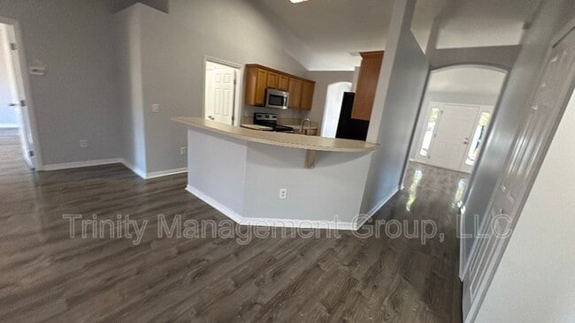 Building Photo - 1 Redwood Track Ln