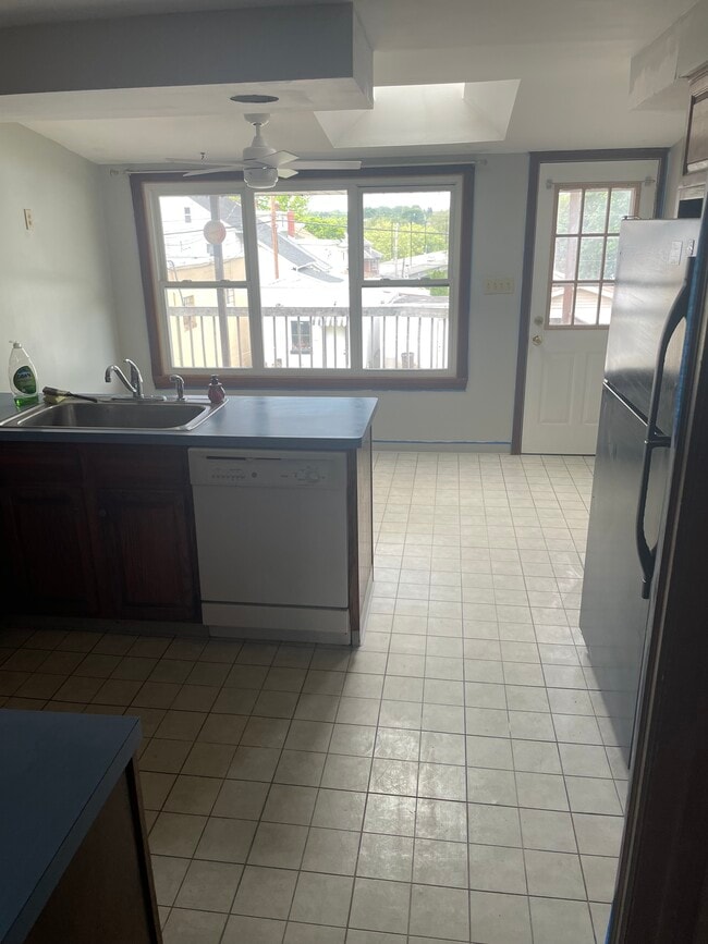 Cocina comedor - 53 N 2nd St