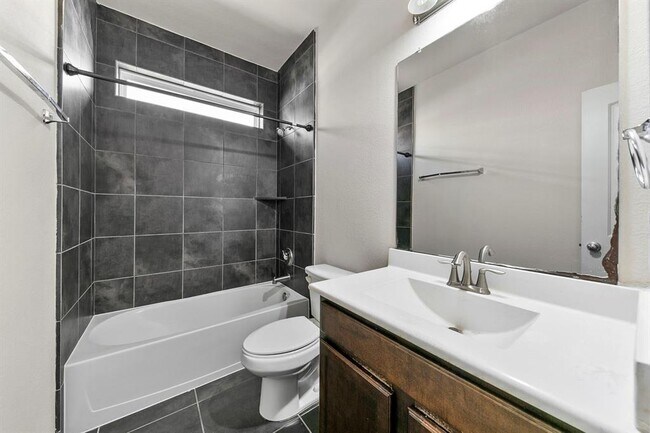 Foto del edificio - 3513 Old Holly Dr