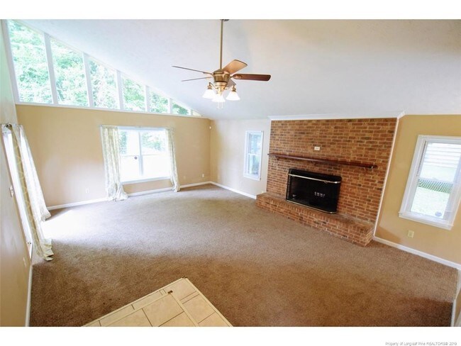 Building Photo - 201 Kirkland Dr