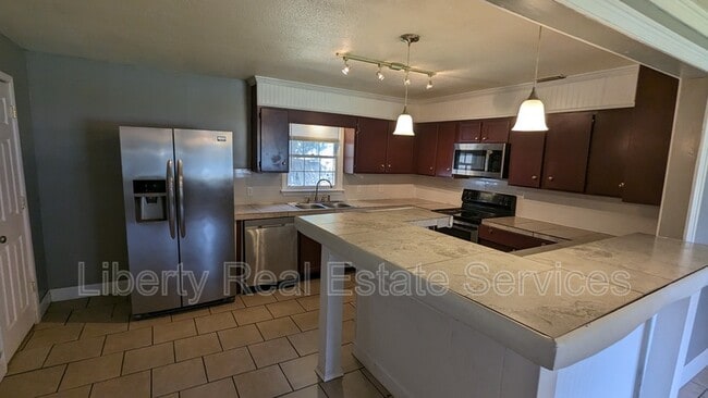 Building Photo - 214 Honey Ln Cir