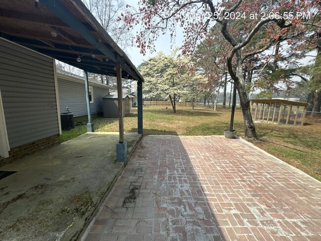 Building Photo - 3516 Torbay Dr