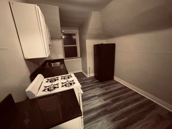 Photo - 141 S Bryant Ave Apartment