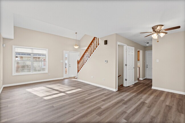 Foto del edificio - 3490 Willowview Ct
