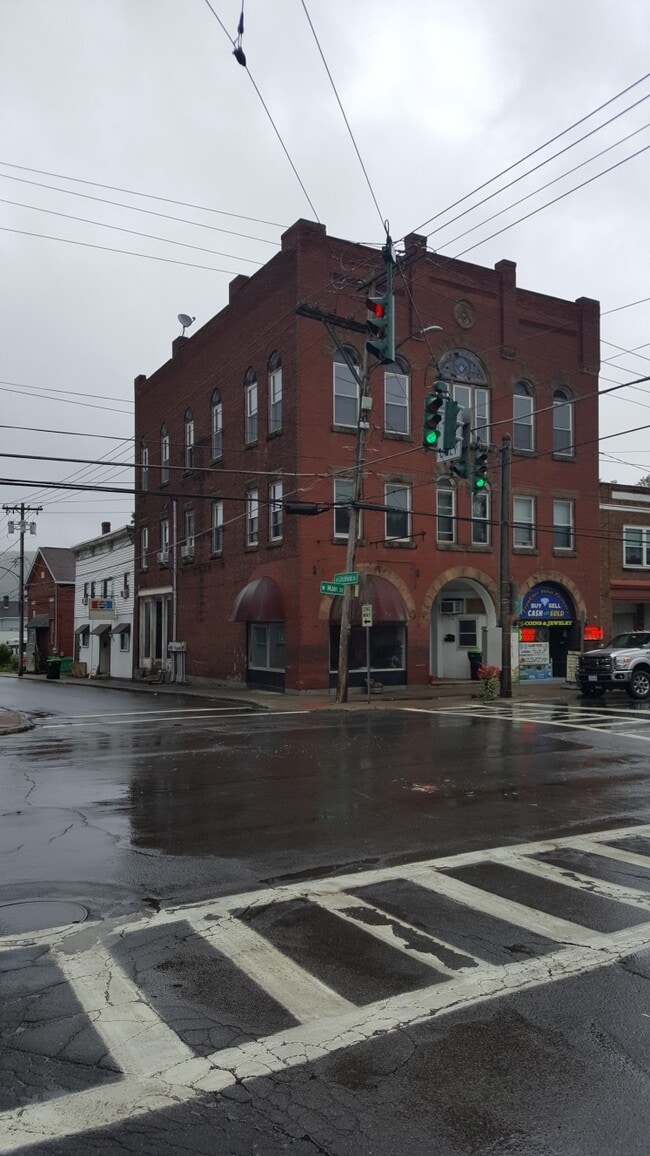 Building Photo - 101 E Main St