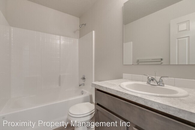 Building Photo - 4 br, 2 bath House - 3117 N Saratov Way