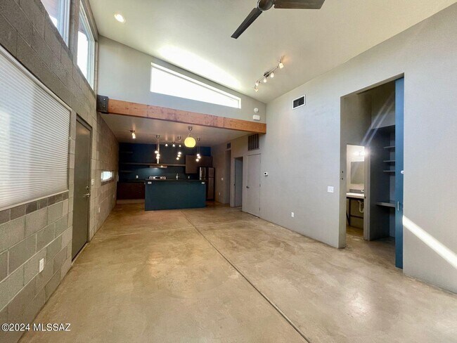 Foto del edificio - 3429 E Presidio Rd