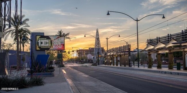 Foto del edificio - 712 N Santa Barbara