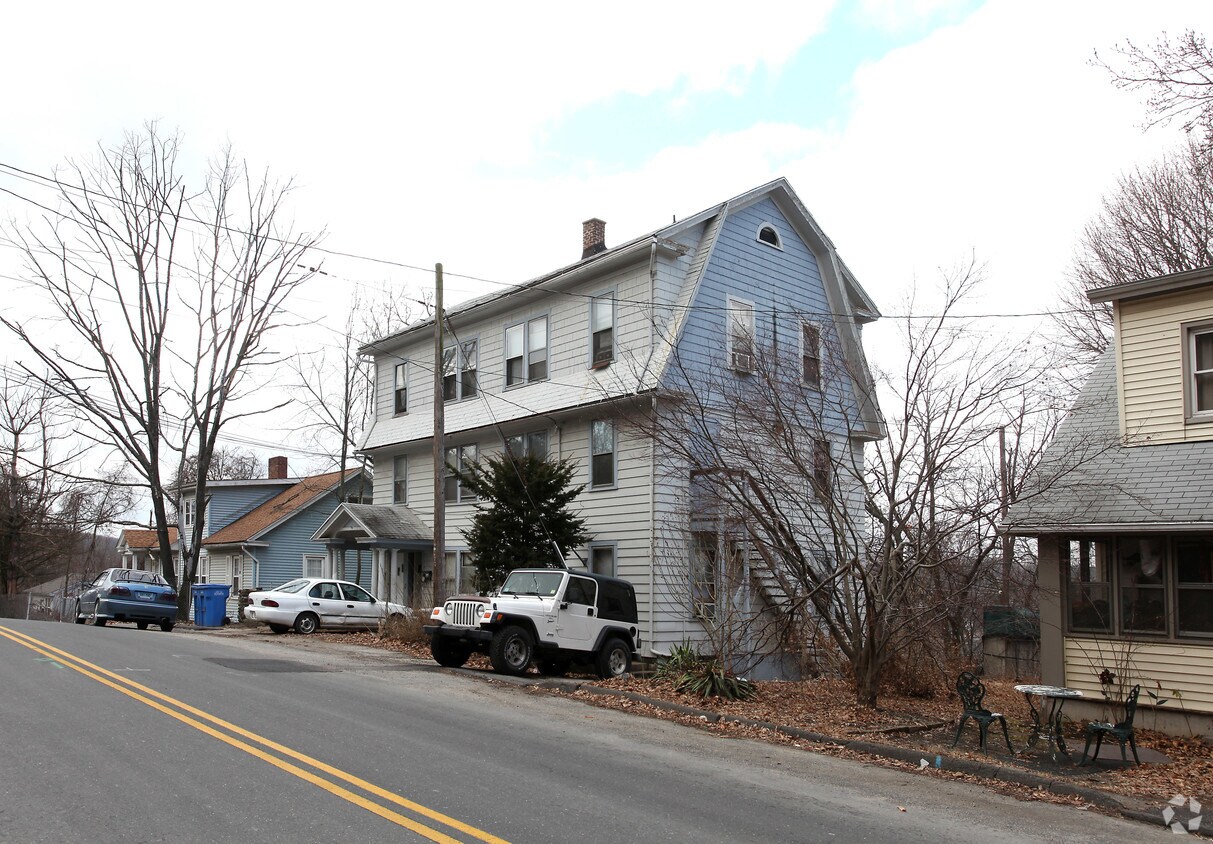 Foto del edificio - 415 Waterville St