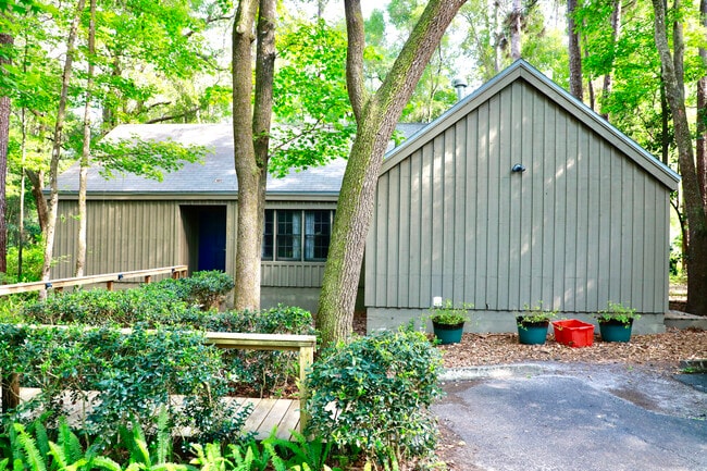Building Photo - Founders Hill Haile Plantation
