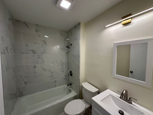 Foto del edificio - 840 Moyer Ave