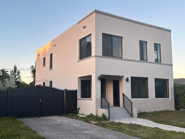 Building Photo - 2369 SW 17th Ter