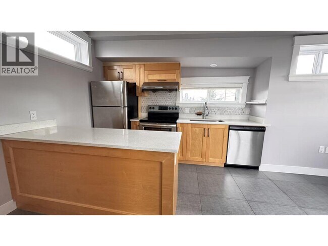 Photo du bâtiment - 3202 E 5th Ave