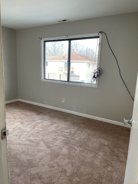 Building Photo - 6921 Fillmore Dr