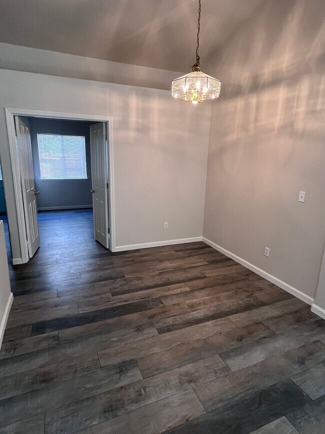 Building Photo - NICE UPDATED HOME IN CITRUS HEIGHTS!!