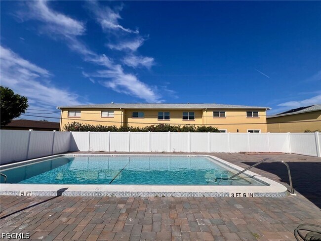 Foto del edificio - 4102 SE 19th Pl