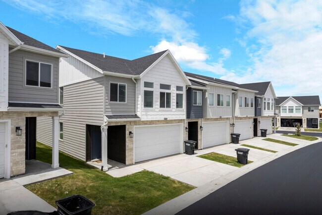 Foto del edificio - 569 Richland Vly St