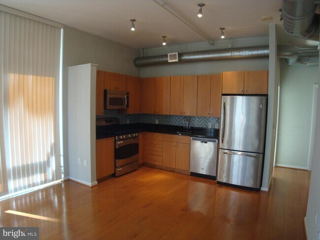 Building Photo - 811 4th St NW