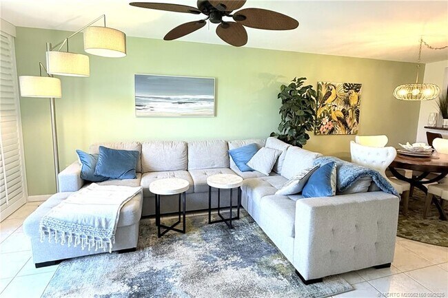 Foto del edificio - 9940 S Ocean Dr