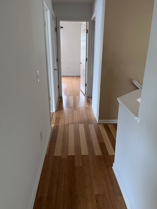 Foto del edificio - 2395 Maple Hedge Way