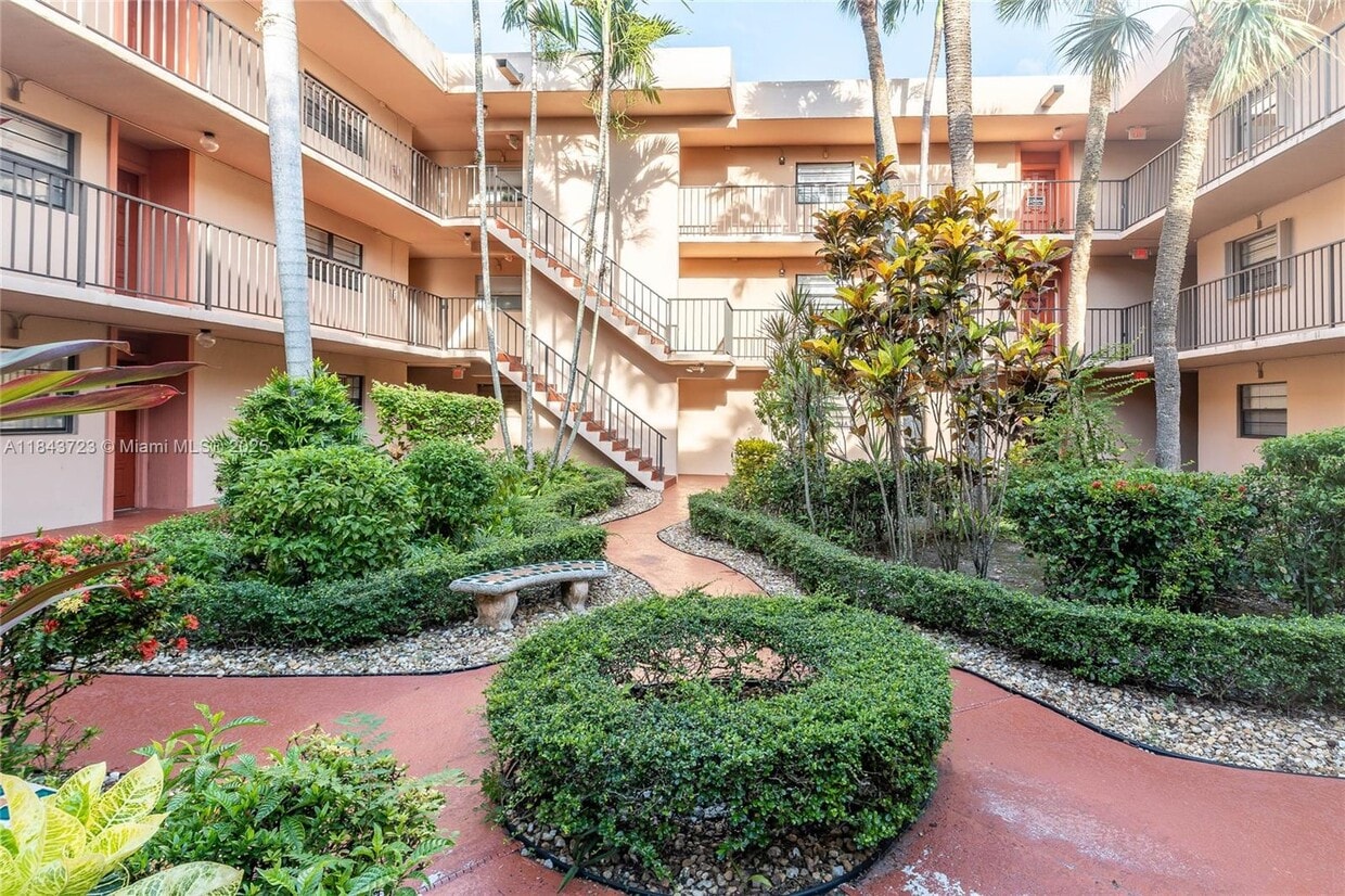 Foto principal - 10985 SW 107th St