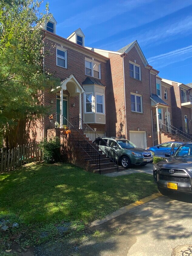 Primary Photo - 601 Shaw Ct