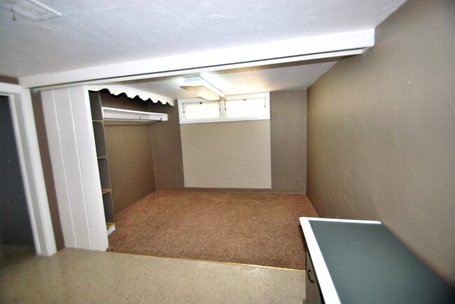 Building Photo - 540 N 200 W