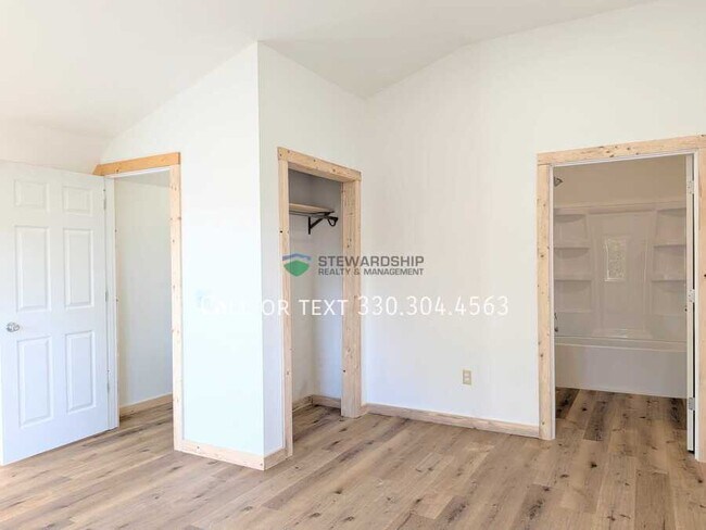 Foto del edificio - 227 E South St