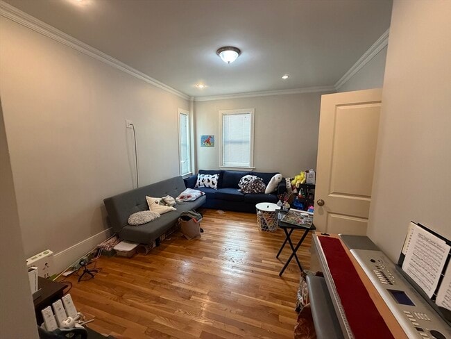 Building Photo - 66 Mozart St