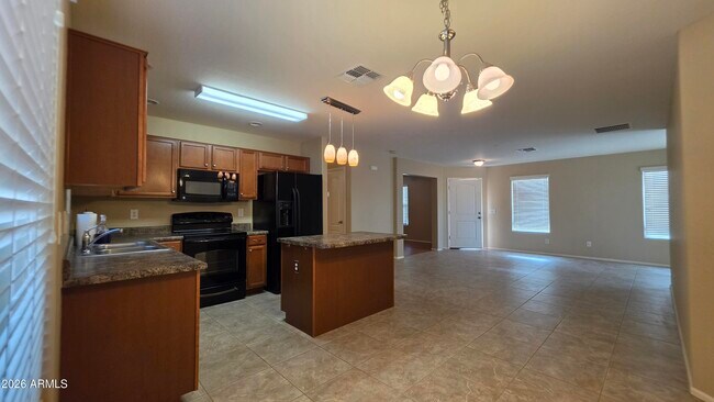 Foto del edificio - 40458 W Hayden Dr