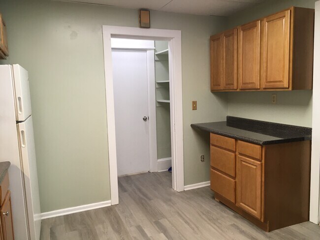 Kitchen with pantry area - 111 N Brooklyn Ave