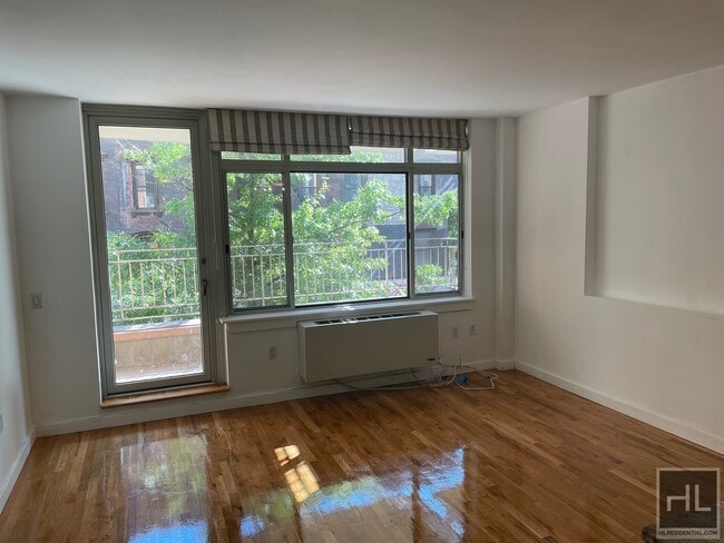 Building Photo - 9 AVENUE