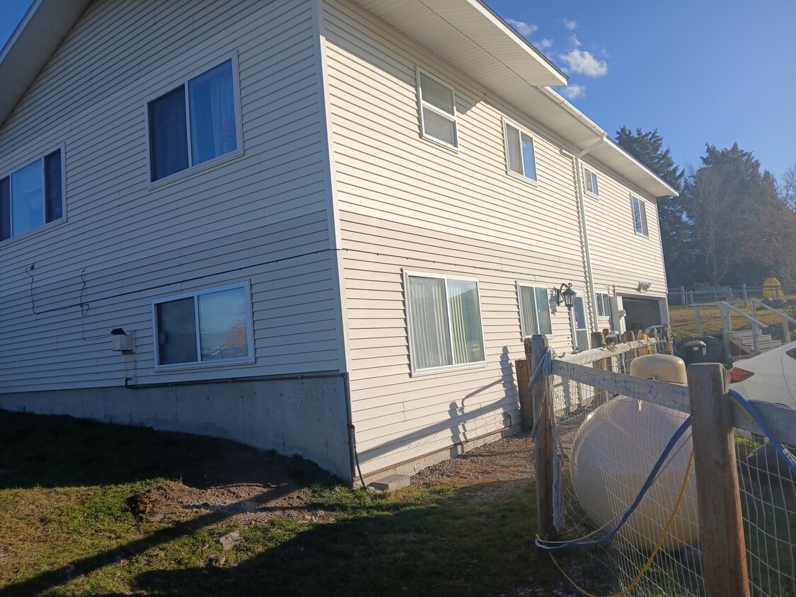 Foto del edificio - 39449 Abel Ln