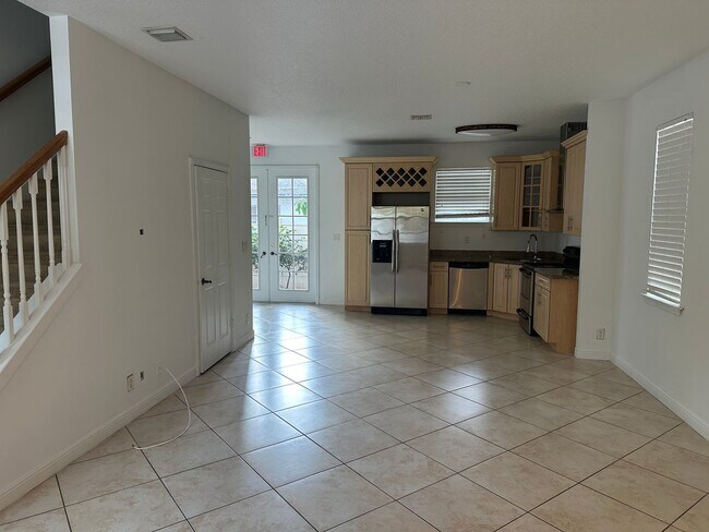 Foto del edificio - Large 3 bed 2 bath home, One car garage