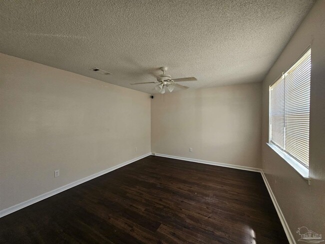 Building Photo - 5604 Scotland Terrace