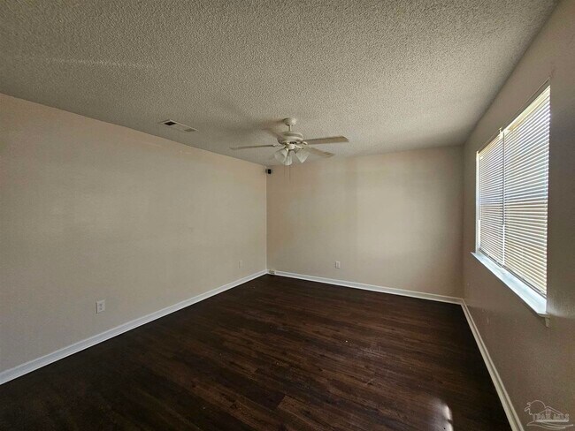 Foto del edificio - 5604 Scotland Terrace