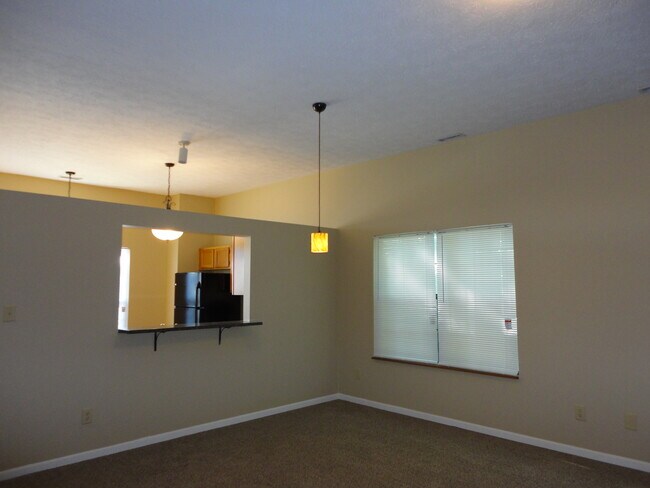 Foto del edificio - 6034 Macbeth Way