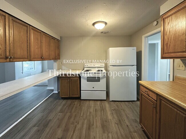 Foto del edificio - 6965 Lorain St