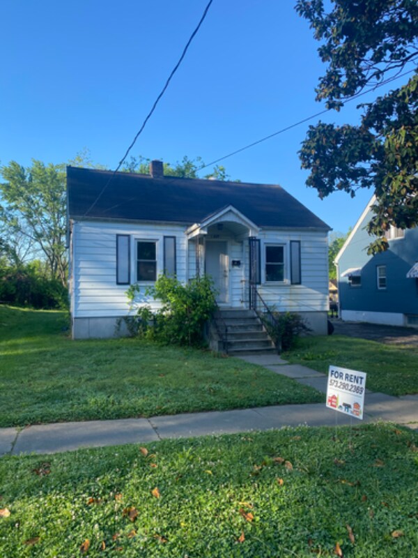 Primary Photo - 927 Jefferson Ave