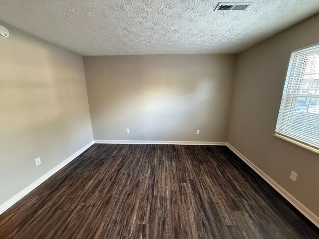 Foto del edificio - 8721 Gleason Dr