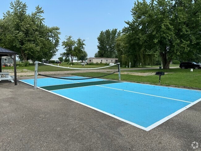 Building Photo - Marshalltown Estates