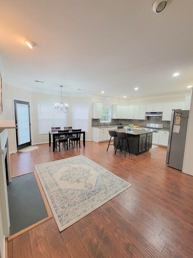 Foto del edificio - Stunning Willoughby Park Home