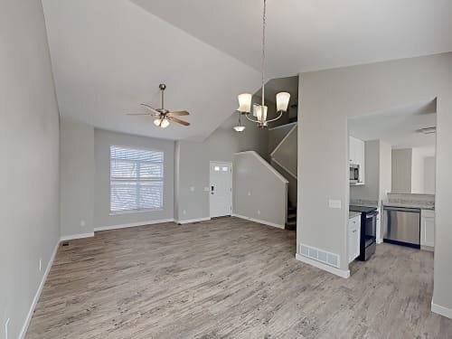 Foto del edificio - 6143 Oakwood Blvd