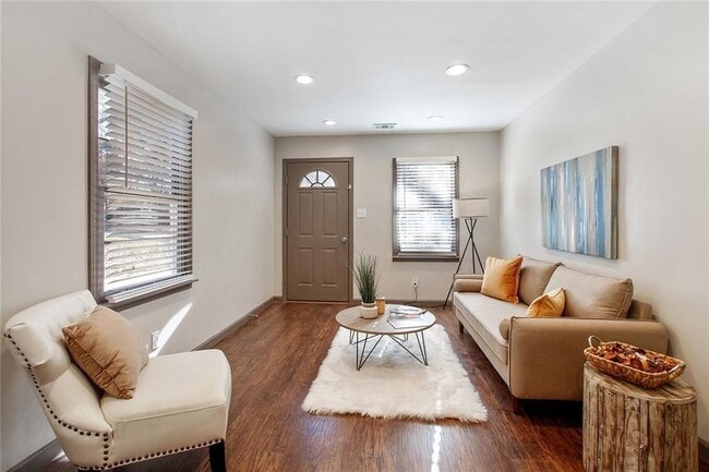 Building Photo - 2843 Mango Cir NW