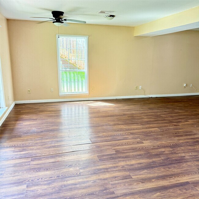 Foto del edificio - 6326 County Rd 659