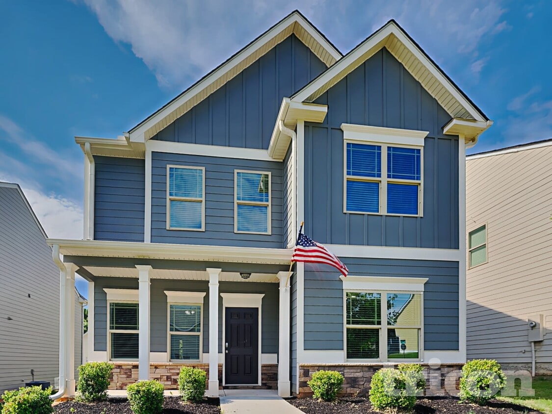 Foto principal - 207 Stillwood Dr