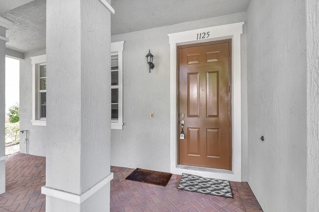 Building Photo - 1125 NW 18th Ave