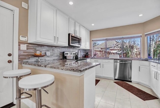 Photo - 5915 Smoke Glass Trail House