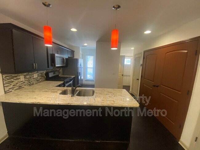 Foto del edificio - 1587 Springleaf Point SE