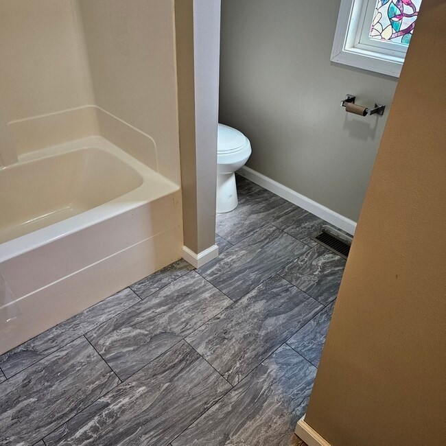 Building Photo - 443 2nd Ave N